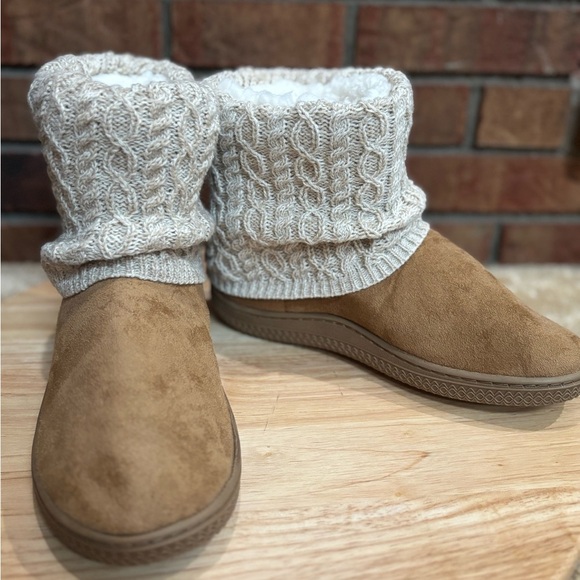 MUK LUKS BOOTIES CABLE SWEATER KNIT BROWN SHERPA SLIPPERS BOOTS SIZE 7-8 NWOT - Picture 4 of 9